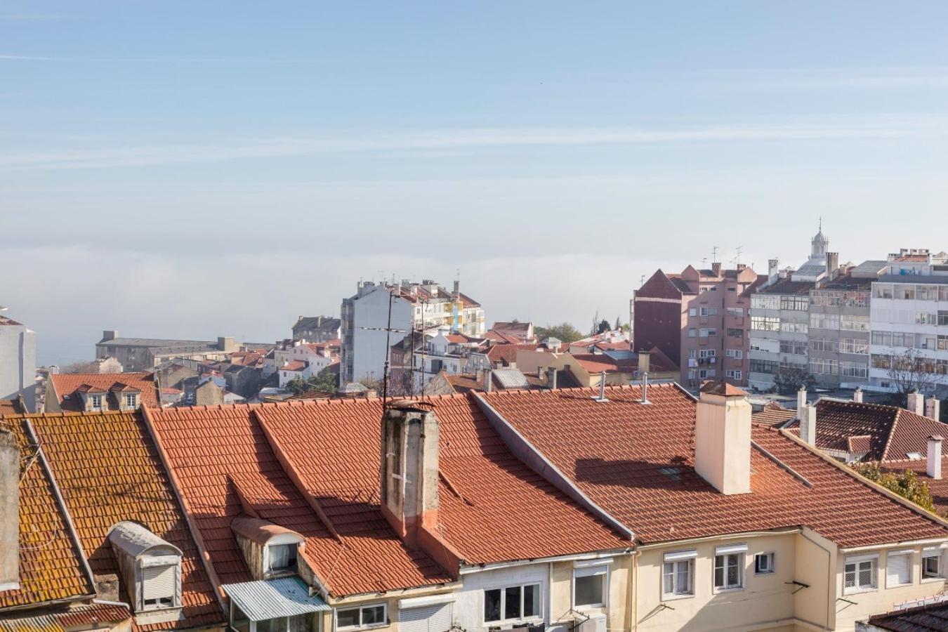 Superb Overlooking Graça In Lissabon