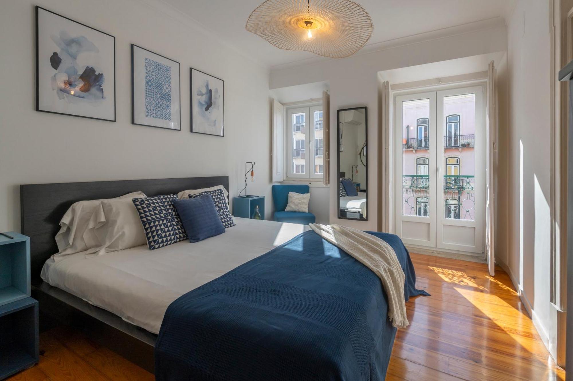 Superb Overlooking Graca In Apartment Lissabon