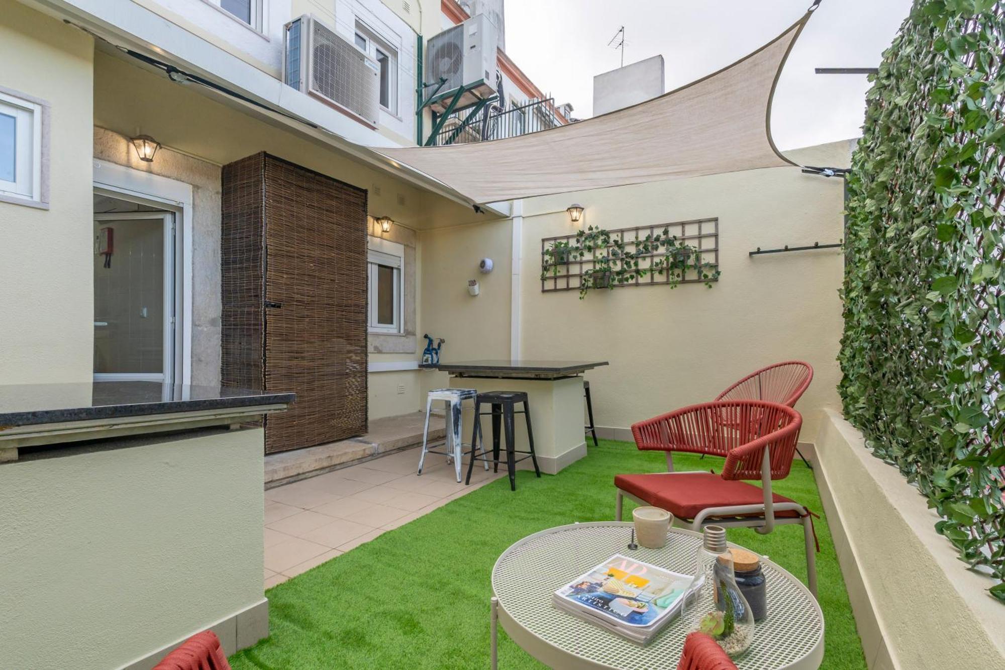 Superb Overlooking Graca In * Lissabon