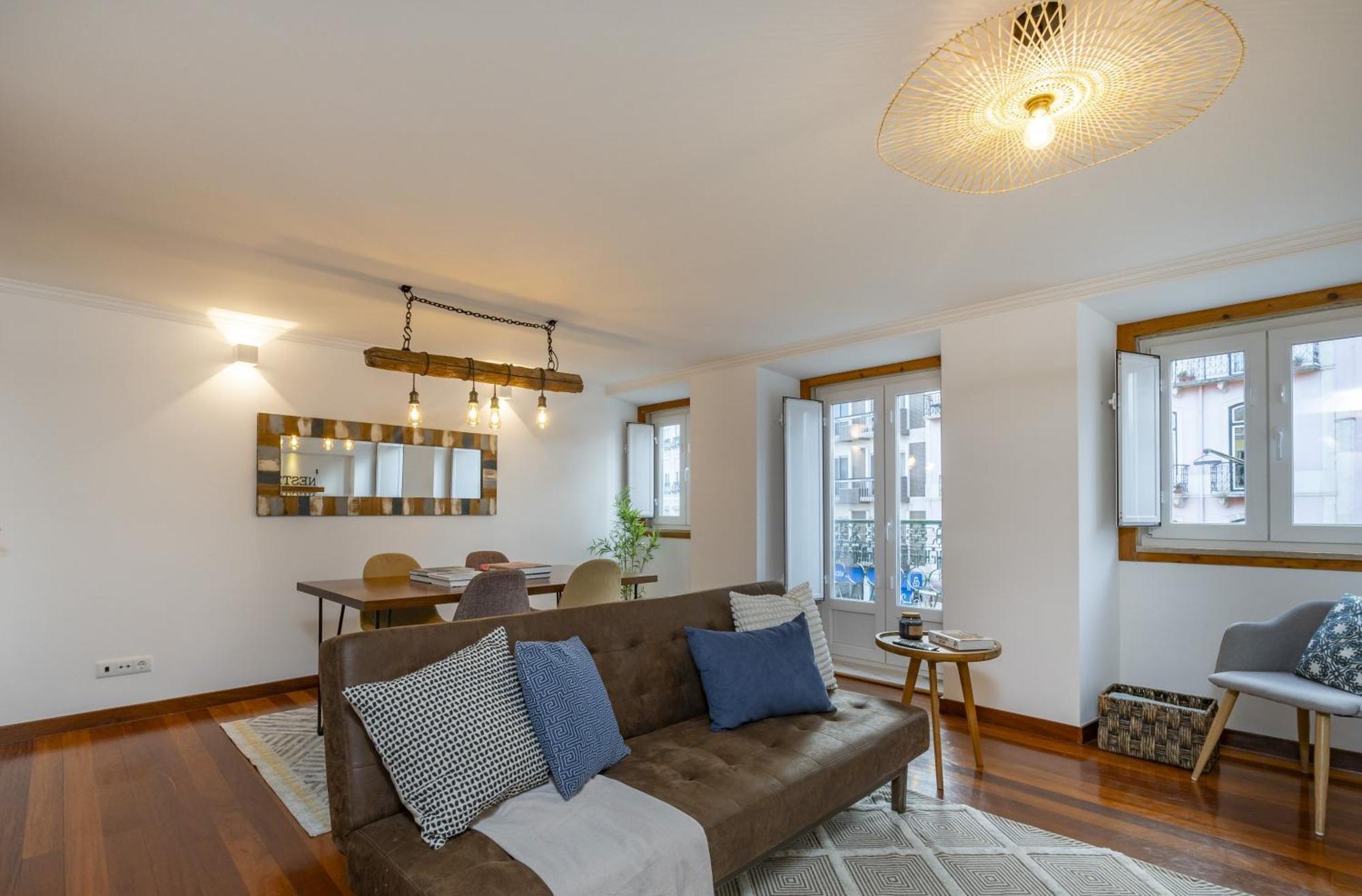 Apartment Superb Overlooking Graca In Lissabon