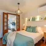 Superb Apartments Overlooking Graça in Lisbon