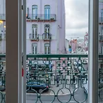 Superb Apartments Overlooking Graça in Lisbon